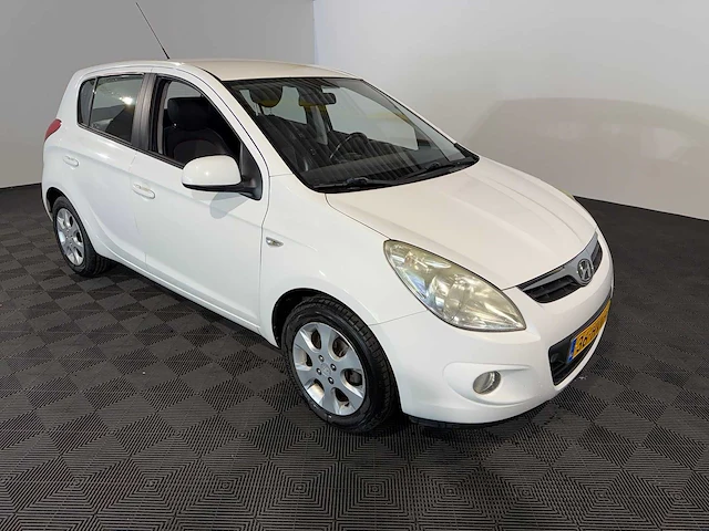 Hyundai i20 1.4i i-catcher, 36-hvv-4 - afbeelding 12 van  15