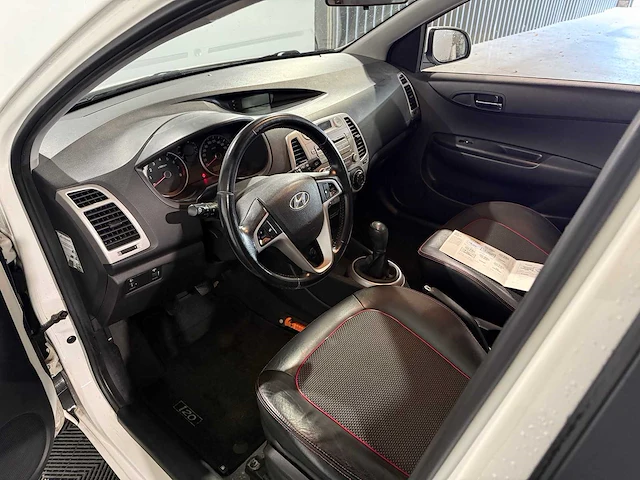 Hyundai i20 1.4i i-catcher, 36-hvv-4 - afbeelding 13 van  15