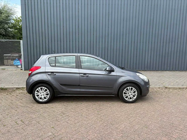 Hyundai i20 1.4i i-motion , 98-phh-1 - afbeelding 16 van  29