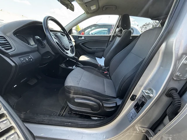 Hyundai i20 1.4i intro edition 100 at, 2017 - afbeelding 6 van  37