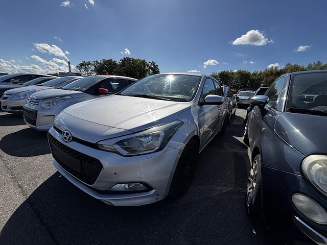 Hyundai i20 1.4i intro edition 100 at, 2017 - afbeelding 1 van  37