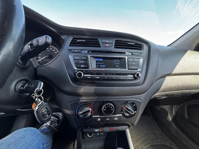 Hyundai i20 1.4i intro edition 100 at, 2017 - afbeelding 36 van  37