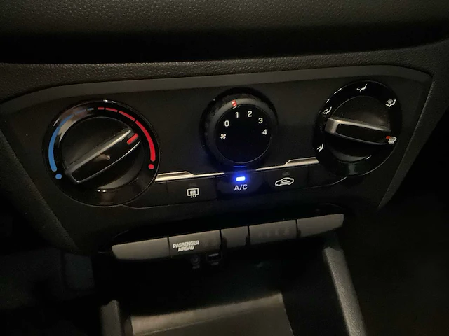 Hyundai i20 active 49769km bouwjaar:2019 - afbeelding 4 van  19