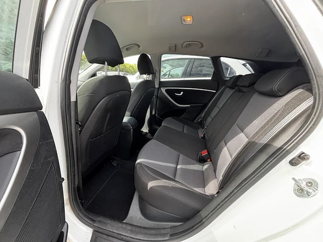 Hyundai i30 1.6 crdi cool isg 110,2016 - afbeelding 10 van  24