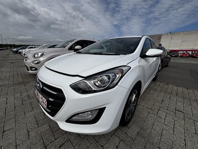 Hyundai i30 1.6 crdi cool isg 110,2016 - afbeelding 1 van  24