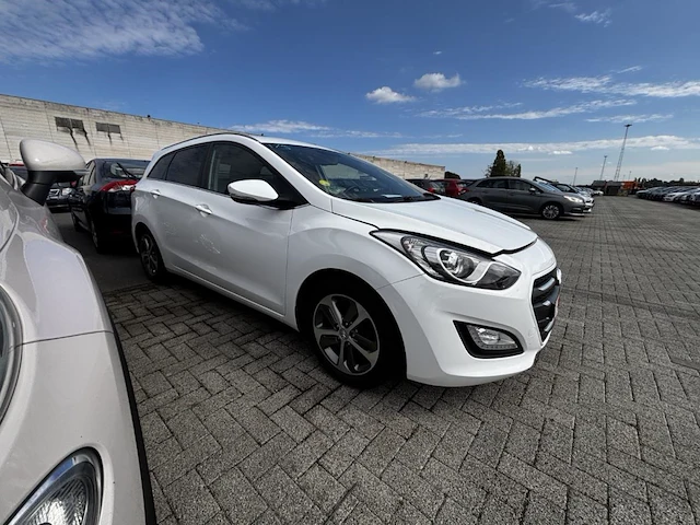 Hyundai i30 1.6 crdi cool isg 110,2016 - afbeelding 18 van  24