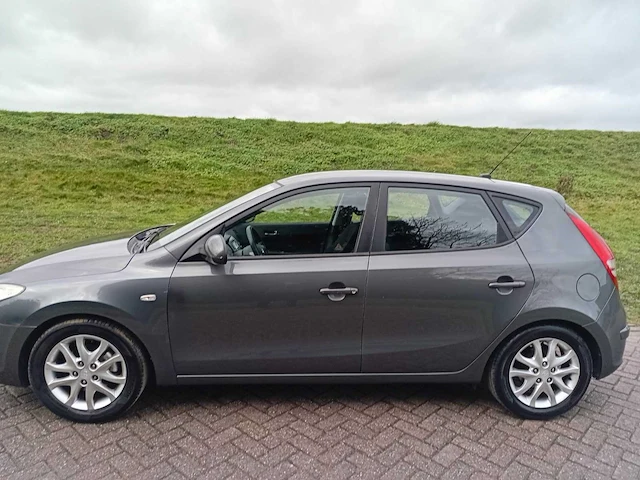 Hyundai i30 1.6 crdi dynamic business, 85-zn-hz - afbeelding 28 van  28