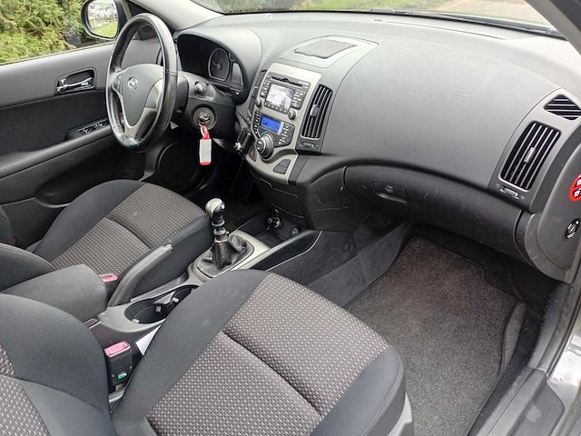Hyundai i30 1.6 crdi dynamic business, 85-zn-hz - afbeelding 5 van  28