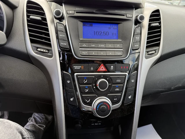 Hyundai i30 classic plus 100, 2017 - afbeelding 2 van  27