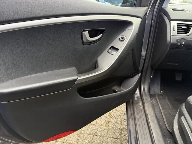 Hyundai i30 classic plus 100, 2017 - afbeelding 24 van  27