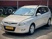 Hyundai i30 cw 1.6i dynamic, 12-zn-fb - afbeelding 1 van  14
