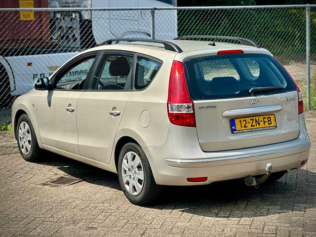 Hyundai i30 cw 1.6i dynamic, 12-zn-fb - afbeelding 9 van  14