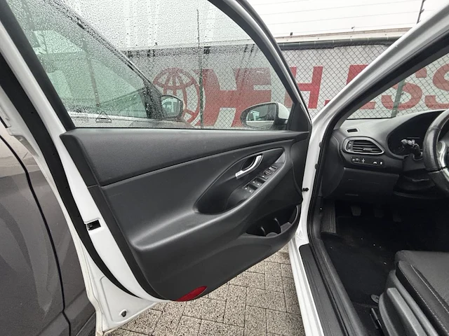Hyundai i30 fastback life t-gdi,2018 - afbeelding 24 van  25
