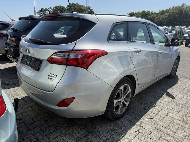 Hyundai i30 sw 1.6 crdi lounge 110, 2016 - afbeelding 24 van  29
