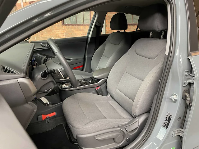 Hyundai ioniq comfort ev 38 kwh 136pk 2020 (origineel-nl) h-997-lf - afbeelding 31 van  42