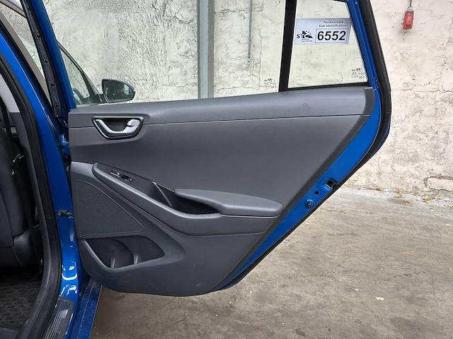 Hyundai ioniq premium ev 120pk 2018, rl-739-s - afbeelding 36 van  46