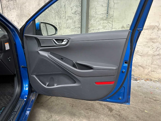 Hyundai ioniq premium ev 120pk 2018, rl-739-s - afbeelding 38 van  46