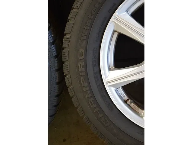 Hyundai ix35 | winterbanden | - afbeelding 10 van  12