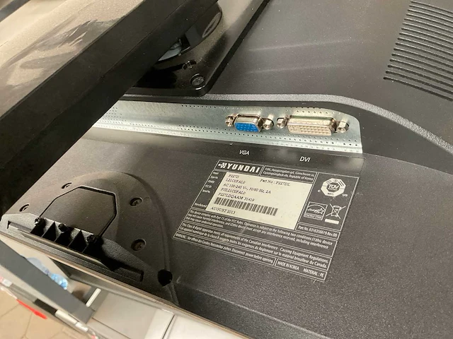 Hyundai monitor (3x) - afbeelding 4 van  4