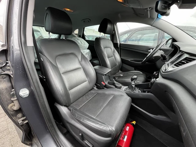 Hyundai tucson 1.7 crdi 2wd launch edition isg 115, 2015 - afbeelding 13 van  24