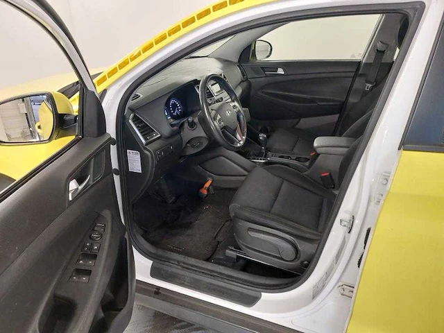 Hyundai tucson 2.0 crdi i-mot. 4wd , kg-926-l - afbeelding 13 van  17