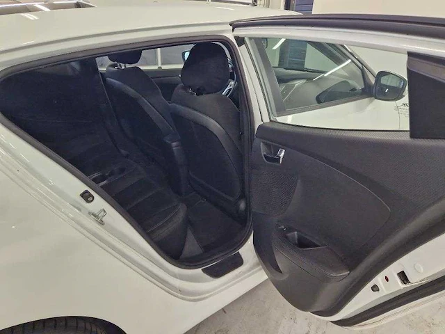 Hyundai veloster 1.6 gdi i-motion gz-184-p , gz-184-p - afbeelding 18 van  21