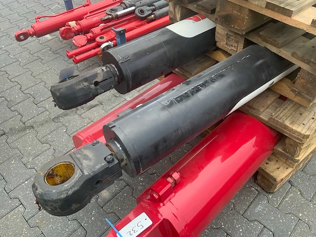 Hyva hydraulische cilinder (2x) - afbeelding 4 van  6