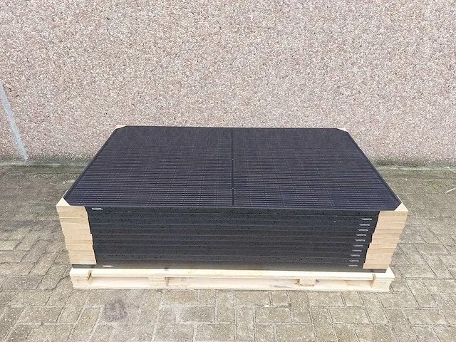 Ibc - monosol 355 os9-hc - set van 12 full black ibc (355 wp) zonnepanelen en 1 blaupunkt bps-v01-03.6 omvormer (1-fase) - afbeelding 2 van  8