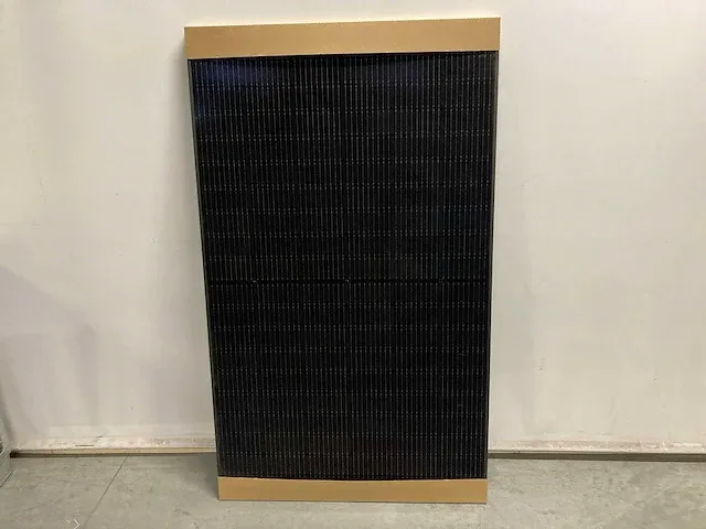 Ibc - monosol 355 os9-hc - set van 12 full black ibc (355 wp) zonnepanelen en 1 blaupunkt bps-v01-03.6 omvormer (1-fase) - afbeelding 3 van  8