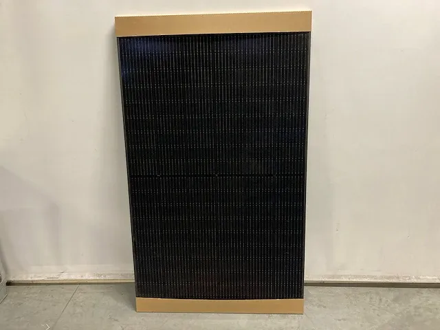 Ibc - monosol 355 os9-hc - set van 12 full black ibc (355 wp) zonnepanelen en 1 blaupunkt bps-v01-03.6 omvormer (1-fase) - afbeelding 3 van  8