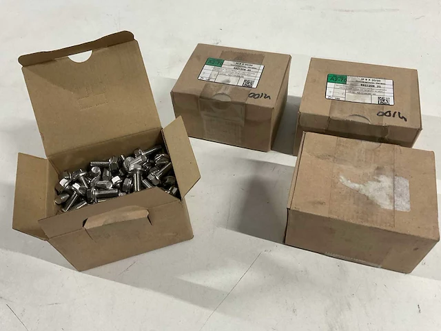 Ibc - zeskantschroef met hoek en vertanding m8 x 20/20 (400x) - afbeelding 1 van  3