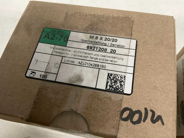 Ibc - zeskantschroef met hoek en vertanding m8 x 20/20 (400x) - afbeelding 2 van  3