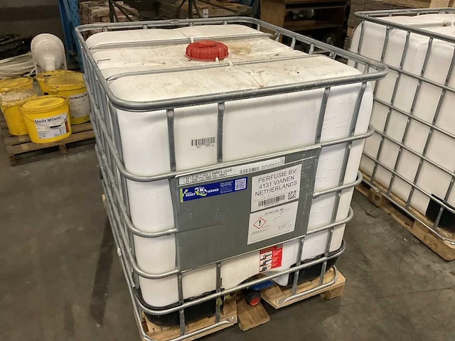 Ibc container - afbeelding 1 van  3