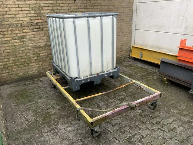 Ibc opslagtank met transportwagen - afbeelding 2 van  3