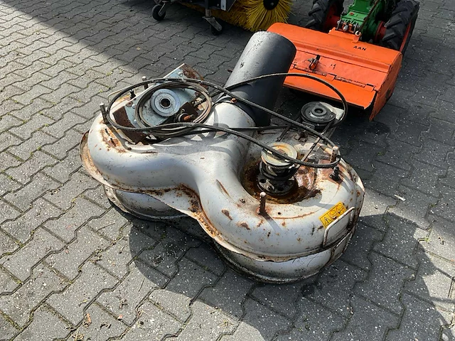Ibea - vision - ride on lawn mower - 2006 - afbeelding 4 van  14