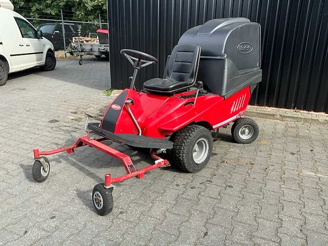 Ibea - vision - ride on lawn mower - 2006 - afbeelding 1 van  14