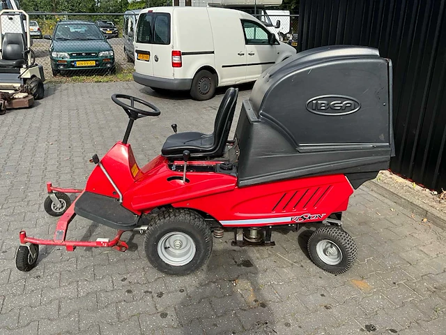 Ibea - vision - ride on lawn mower - 2006 - afbeelding 9 van  14