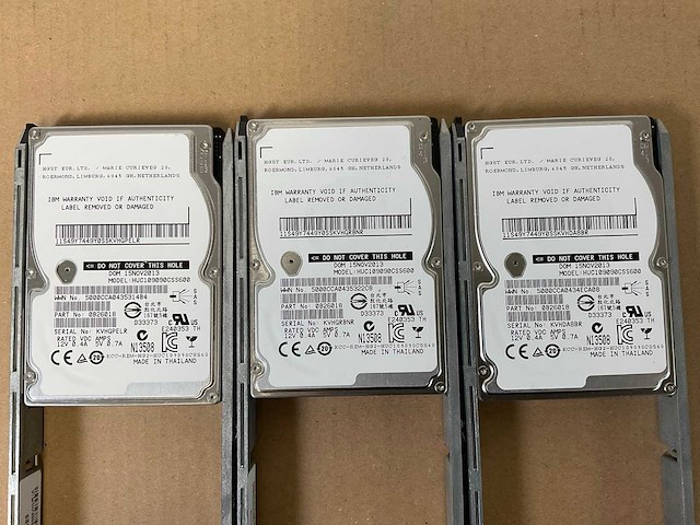 Ibm (24c) 21x 900 gb sas(huc109090css600) - 1x 900 gb sas(st900mm006) disk array enclosure - afbeelding 3 van  17