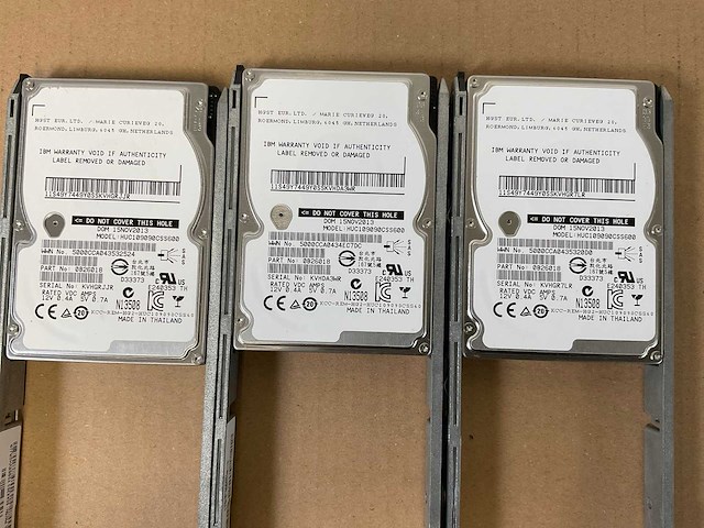 Ibm (24c) 21x 900 gb sas(huc109090css600) - 1x 900 gb sas(st900mm006) disk array enclosure - afbeelding 8 van  17