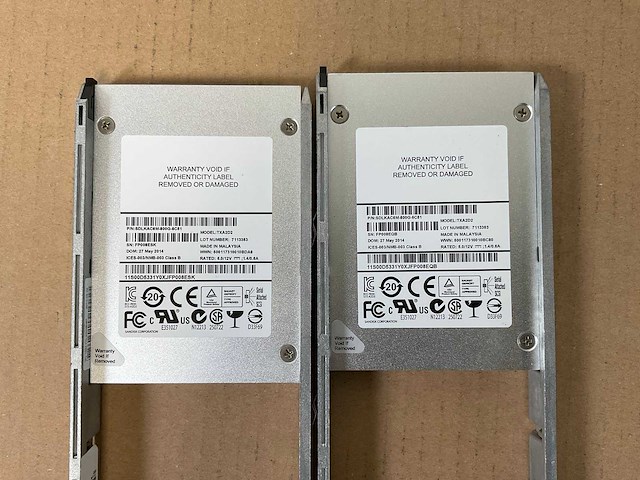 Ibm (24e) 10x 900 gb sas(st900mm0168) - 1x 900 gb sas(huc109090css600) - 6x 800 gb sas(st800fm0173) - 5x 800 gb sas(txa2d2) disk array enclosure - afbeelding 6 van  16