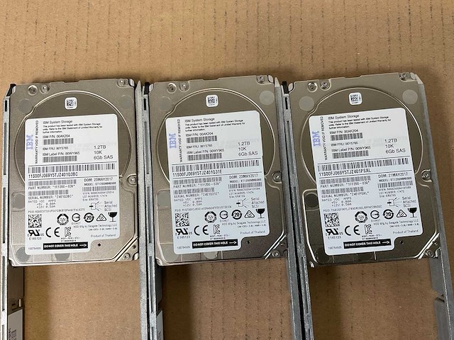 Ibm (24e) 18x 1.2 tb sas(st1200mm0088) disk array enclosure - afbeelding 3 van  15