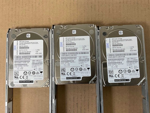 Ibm (24e) 18x 1.2 tb sas(st1200mm0088) disk array enclosure - afbeelding 4 van  15