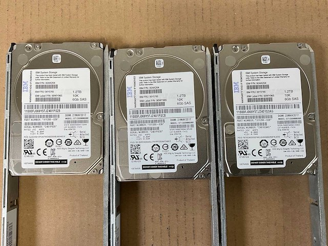 Ibm (24e) 18x 1.2 tb sas(st1200mm0088) disk array enclosure - afbeelding 7 van  15