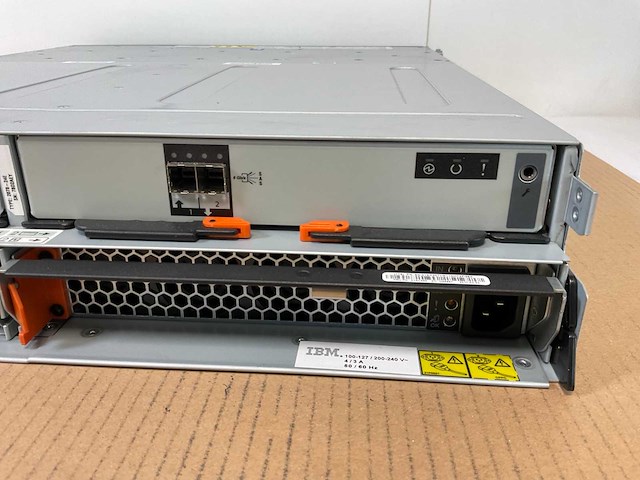 Ibm (24e) 18x 1.2 tb sas(st1200mm0088) disk array enclosure - afbeelding 12 van  15