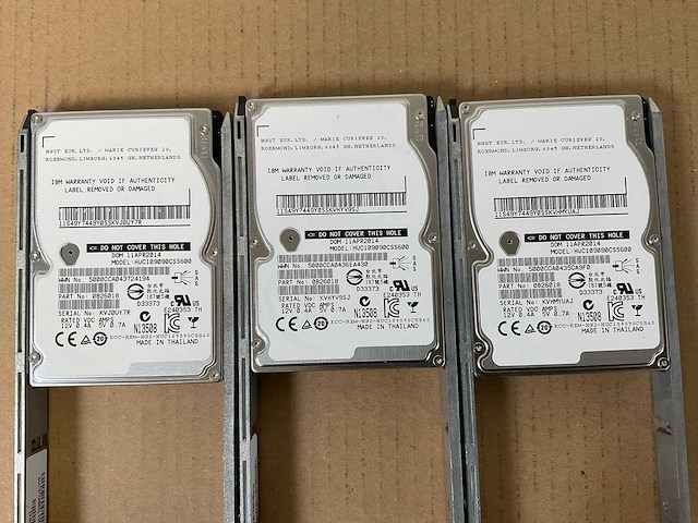 Ibm (24e) 18x 900 gb sas(huc109090css600) - 6x 900 gb sas(st900mm0006) disk array enclosure - afbeelding 4 van  18