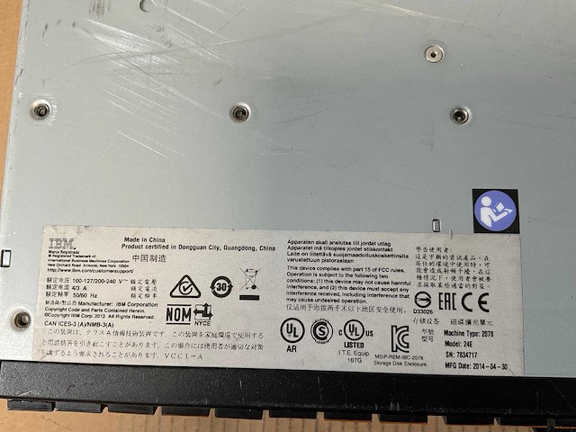 Ibm (24e) 18x 900 gb sas(huc109090css600) - 6x 900 gb sas(st900mm0006) disk array enclosure - afbeelding 17 van  18