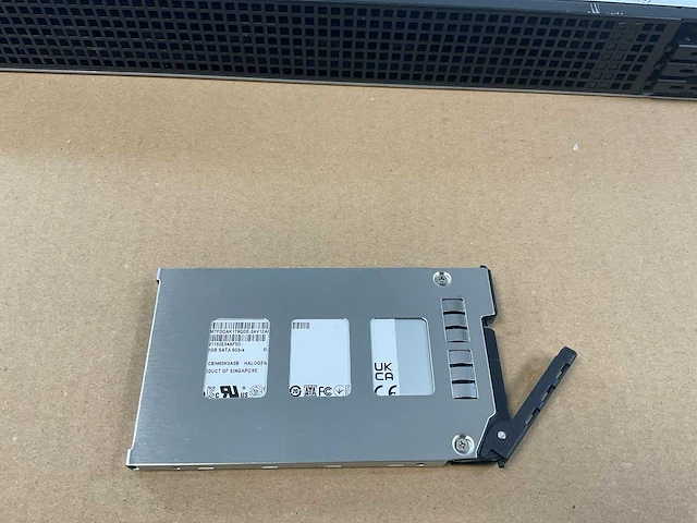 Icc r118i-v5, xeon(r) w-3175x, 6 x 64 gb ram, 2 x 1.9 tb ssd (mtfddak1t9qde) main chassis server - afbeelding 6 van  8