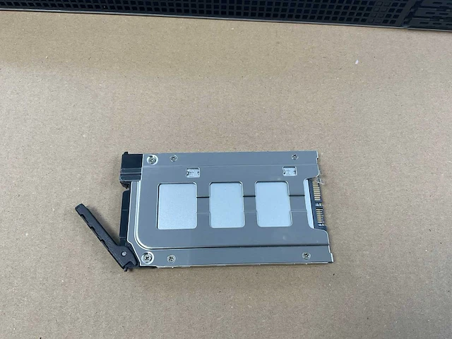 Icc r118i-v5, xeon(r) w-3175x, 6 x 64 gb ram, 2 x 1.9 tb ssd (mtfddak1t9qde) main chassis server - afbeelding 8 van  8