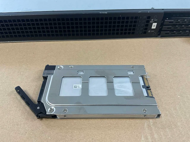 Icc r118i, xeon(r) w7-2495x, 4 x 32 gb ram, 4 x 1.9 tb ssd (ssdsc2kb019tz) main server chassis - afbeelding 7 van  8