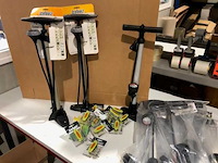 Ice toolz - fietspomp en fietstool (23x) - afbeelding 1 van  6